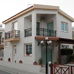 Апартаменты Philippou & *
