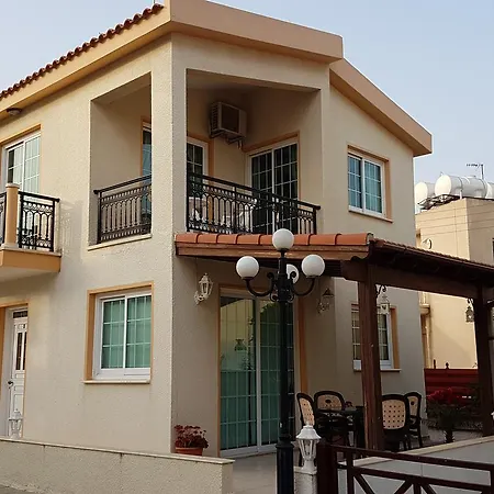 Philippou & Apartment Larnaca