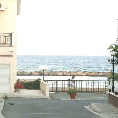 Philippou & * Larnaca