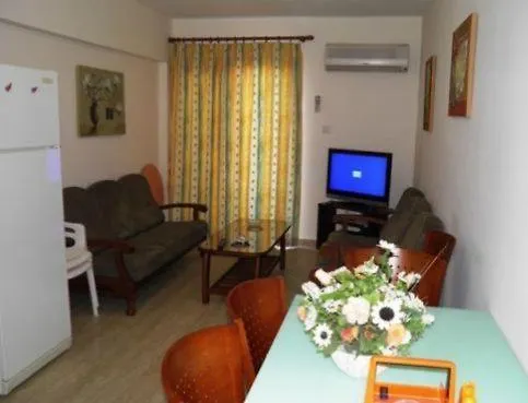 Philippou & アパート