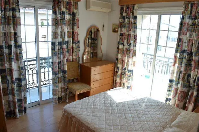 Philippou & アパート