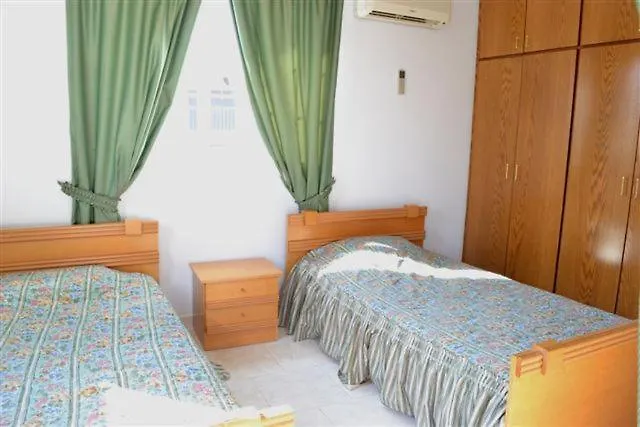 Philippou & アパート *