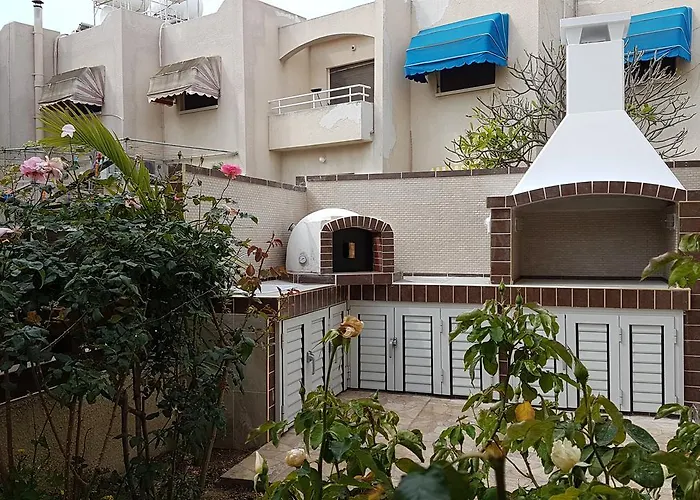 アパート Philippou & *