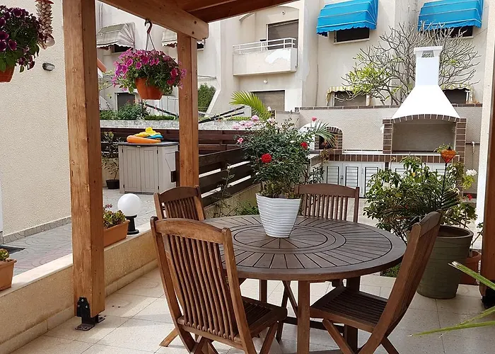 Philippou & * ラルナカ